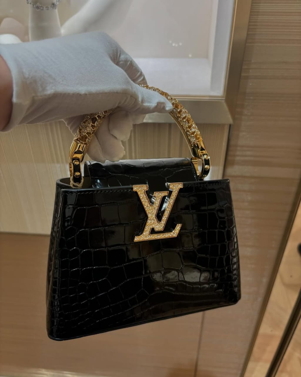 Capucines MM Handbag – Matte Black Crocodile Style | Luxury Statement Bag